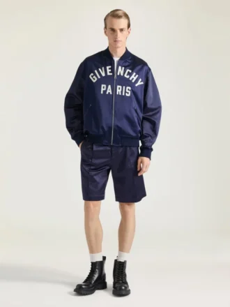 Bomber z haftowanym napisem „Givenchy Paris” w satynowym wykończeniu Bomber z haftowanym napisem „Givenchy Paris” w satynowym wykończeniu