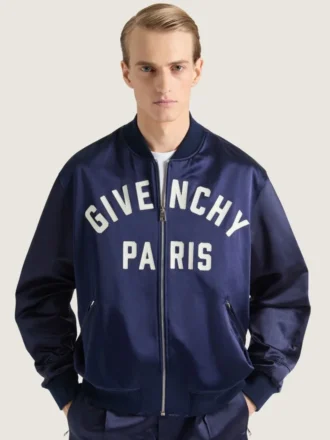 Bomber z haftowanym napisem „Givenchy Paris” w satynowym wykończeniu Bomber z haftowanym napisem „Givenchy Paris” w satynowym wykończeniu