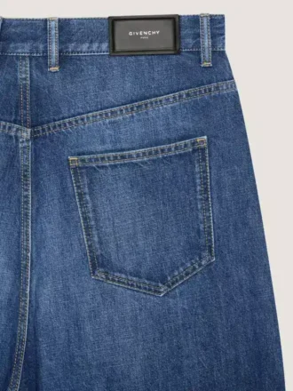 Dżinsy w kolorze ciemnoniebieskim z szwami w stylu haute couture