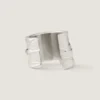 Kolczyk typu earcuff Givenchy Tape z metalu i emalii Kolczyk typu earcuff Givenchy Tape z metalu i emalii