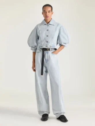Kurtka typu „back-to-front” w stylu kokonowym z jasnoniebieskiego denimu Kurtka typu „back-to-front” w stylu kokonowym z jasnoniebieskiego denimu
