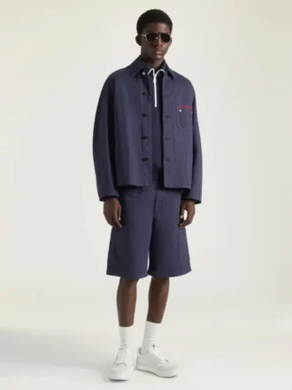 Kurtka z haftowanym napisem „Givenchy Paris” z dżinsu z szwami w stylu couture