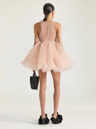 Mini sukienka typu babydoll z nylonowymi falbanami