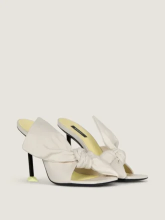 Mules na obcasie z linii Boudoir, wykonane ze skóry nappa, z kokardką Mules na obcasie z linii Boudoir, wykonane ze skóry nappa, z kokardką