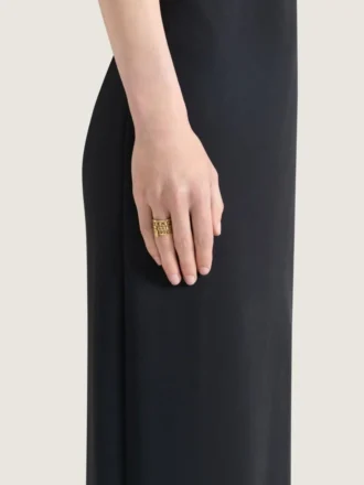 Pierścionek Givenchy Tape z metalu i emalii Pierścionek Givenchy Tape z metalu i emalii