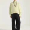 Sweter z golfem i szwami couture z wełny alpaki i jaka Sweter z golfem i szwami couture z wełny alpaki i jaka
