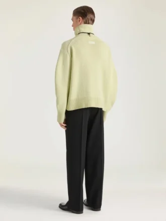 Sweter z golfem i szwami couture z wełny alpaki i jaka Sweter z golfem i szwami couture z wełny alpaki i jaka