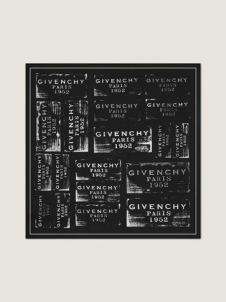 Szal z jedwabiu z nadrukiem Givenchy Szal z jedwabiu z nadrukiem Givenchy
