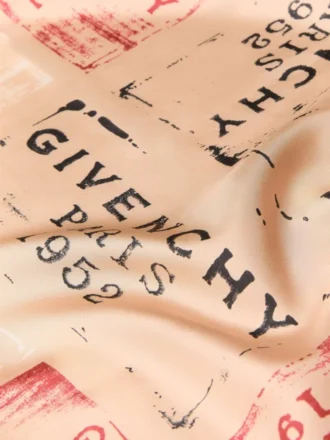 Szal z jedwabiu z nadrukiem Givenchy Szal z jedwabiu z nadrukiem Givenchy