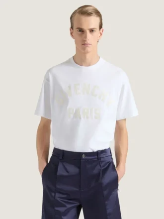 z haftem Givenchy Paris