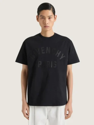 z haftem Givenchy Paris